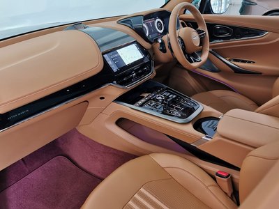 صورة مصغرة 24 لـ 2025 Aston Martin DBX