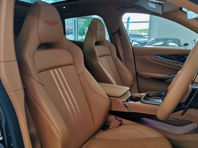 صورة مصغرة 21 لـ 2025 Aston Martin DBX