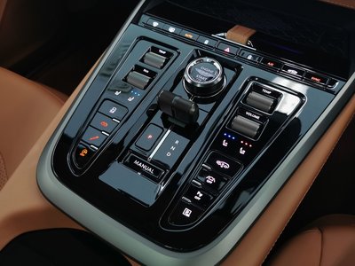 2025 Aston Martin DBX 照片 3