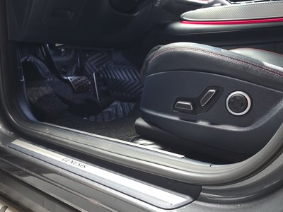 2022 Genesis GV70 — миниатюра 29