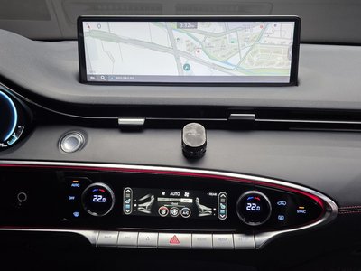 2022 Genesis GV70 — миниатюра 19