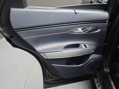 2022 Genesis GV70 — миниатюра 15