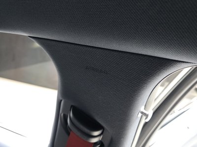 2022 Genesis GV70 — миниатюра 27