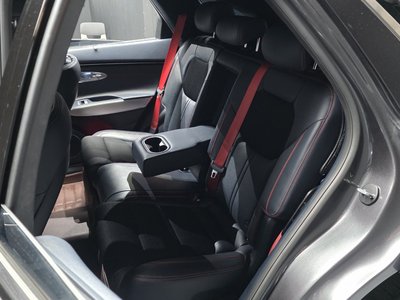2022 Genesis GV70 — миниатюра 18