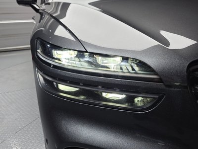 2022 Genesis GV70 photo 9