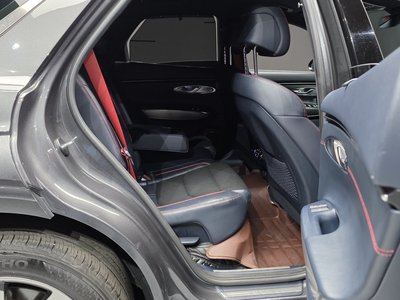 2022 Genesis GV70 — миниатюра 17