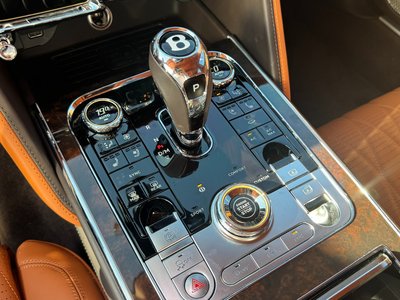 2021 Bentley FLYING SPUR photo 9