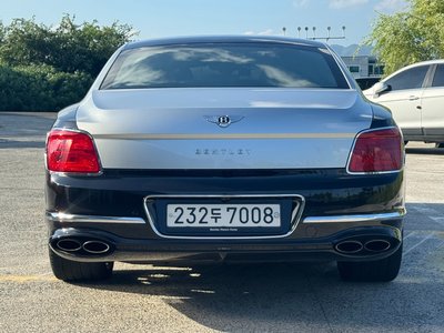 2021 Bentley FLYING SPUR photo 3