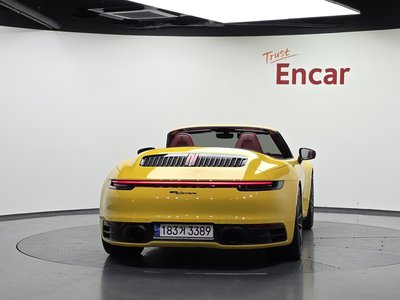 PORSCHE 911 - 4