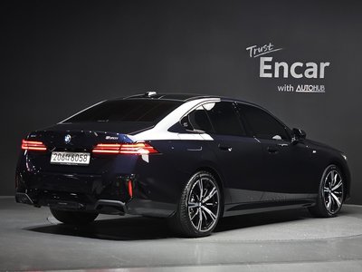 2024 BMW 5 SERIES — фото 3