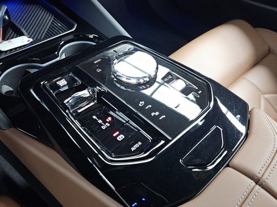 صورة مصغرة 12 لـ 2024 BMW 5 SERIES