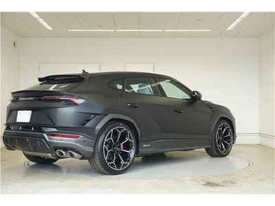 LAMBORGHINI URUS - 7