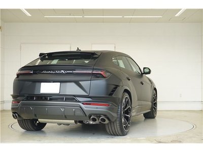LAMBORGHINI URUS - 6