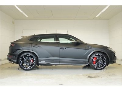 LAMBORGHINI URUS - 8