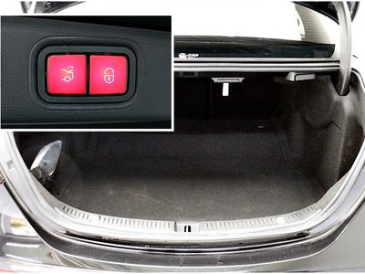 MERCEDES-BENZ E-CLASS - 10