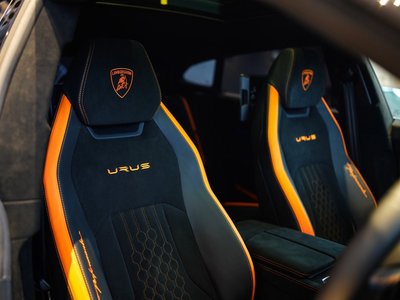LAMBORGHINI URUS - 9