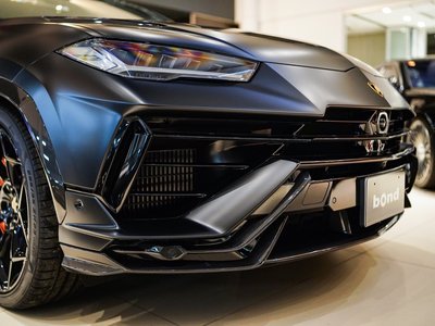 LAMBORGHINI URUS - 3