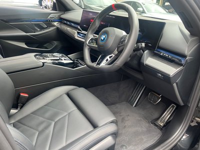 2025 BMW I5 TOURING thumbnail 19