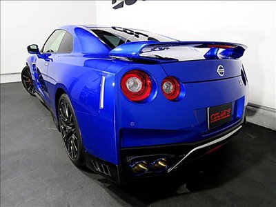 NISSAN GT-R - 4