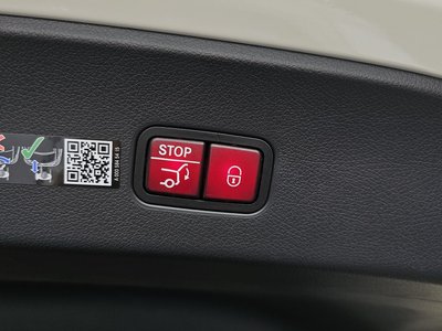 2025 Mercedes-BENZ GLC — миниатюра 32
