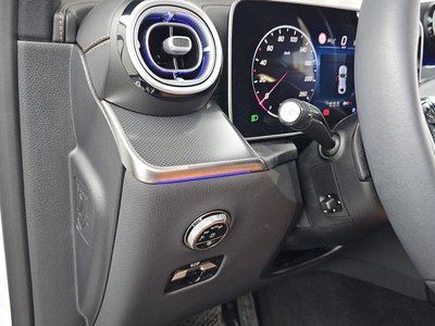 2025 Mercedes-BENZ GLC — миниатюра 36
