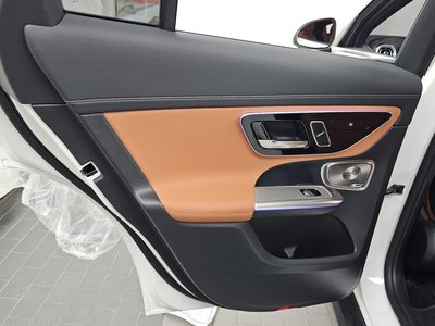 2025 Mercedes-BENZ GLC — миниатюра 15