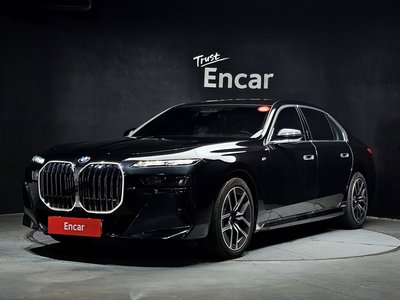 2025 BMW 7 SERIES photo 1