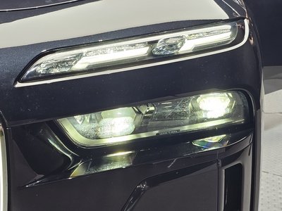 2025 BMW 7 SERIES photo 9