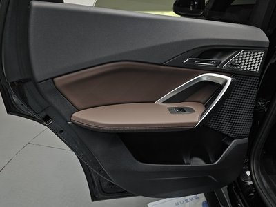 2025 BMW X1 — миниатюра 15
