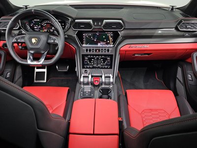 LAMBORGHINI URUS - 5