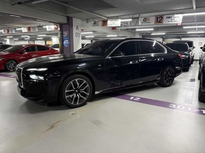 BMW 7 SERIES - 2