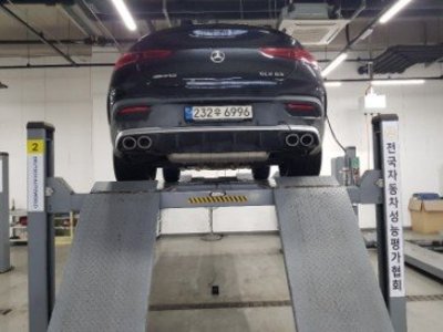 2021 Mercedes-BENZ GLE photo 3
