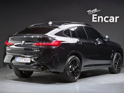 2025 BMW X4 photo 3