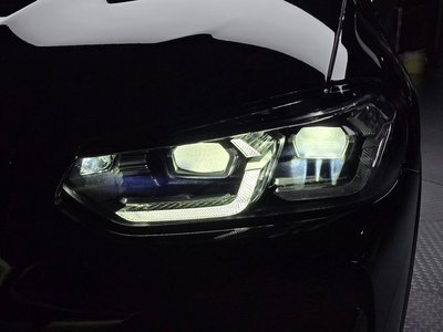 2025 BMW X4 photo 9