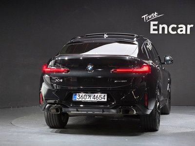 2025 BMW X4 photo 4