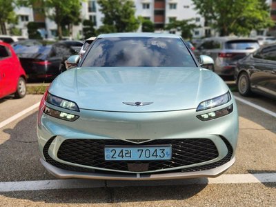 2022 Genesis GV60 photo 2