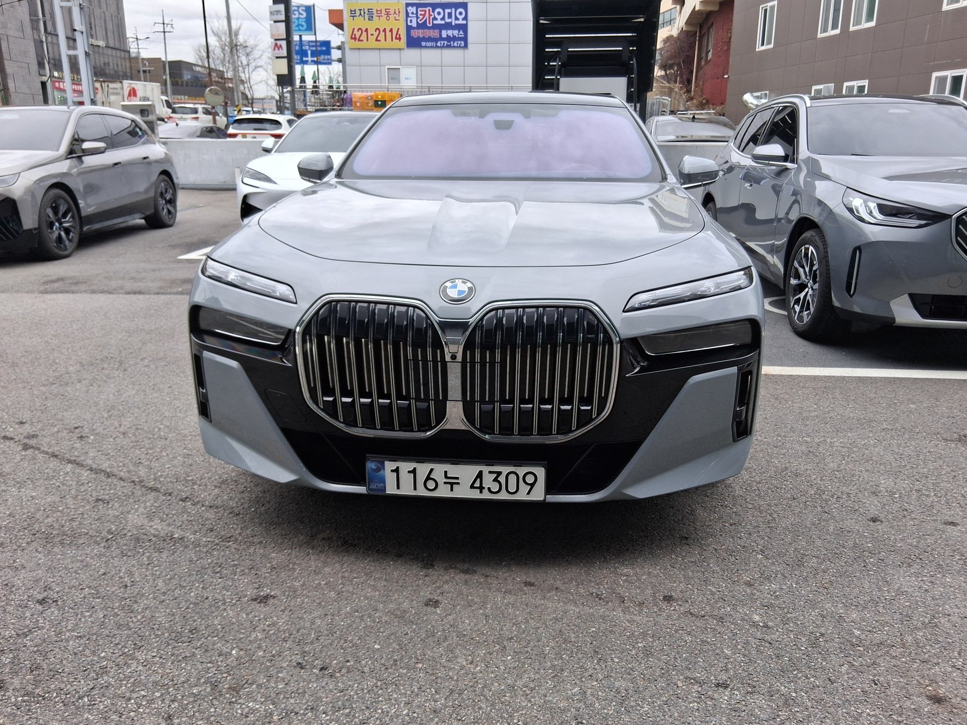 BMW 7 SERIES - View 1