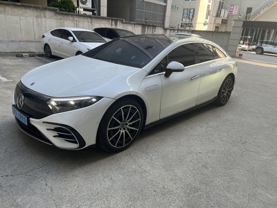 MERCEDES-BENZ EQS