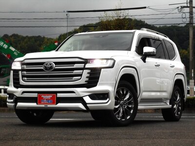 TOYOTA LAND CRUISER 300