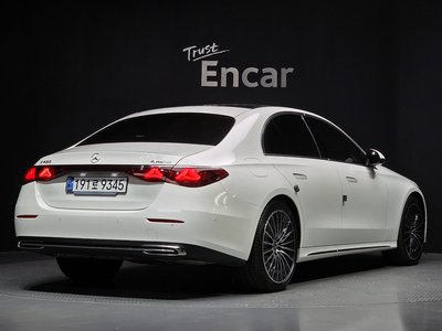 MERCEDES-BENZ E-CLASS - 3
