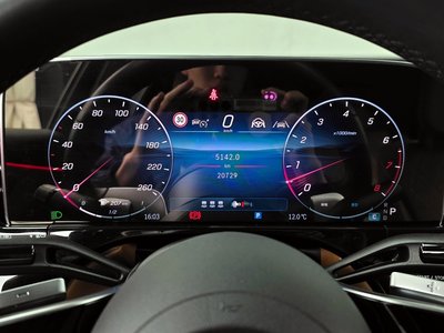 MERCEDES-BENZ E-CLASS - 8