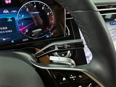 MERCEDES-BENZ E-CLASS - 9