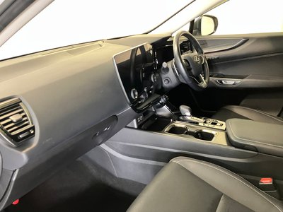 صورة مصغرة 15 لـ 2023 Lexus NX
