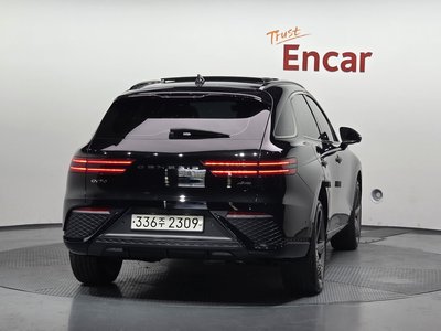 صورة 3 لـ 2022 Genesis GV70