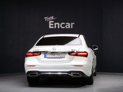 MERCEDES-BENZ E-CLASS - 3