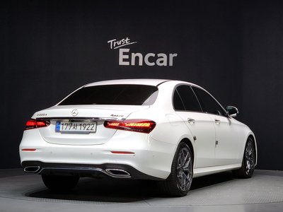 MERCEDES-BENZ E-CLASS - 4