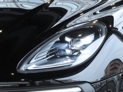 PORSCHE MACAN - 3