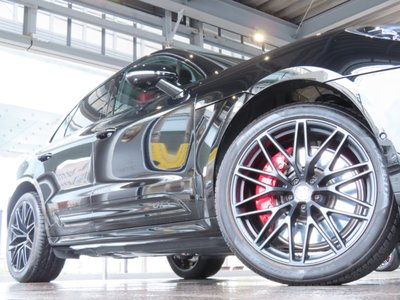 PORSCHE MACAN - 6