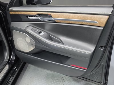 2020 Genesis G90 缩略图 14