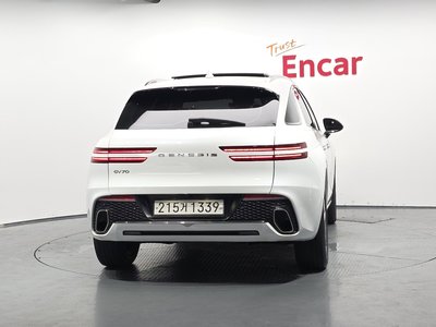 2021 Genesis GV70 photo 3